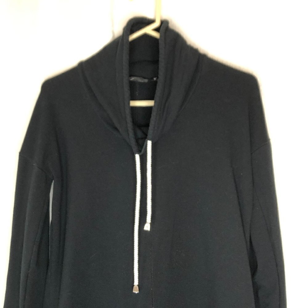 Lyn by Cyrus Stretch Black Mock Neck Sweatshirt